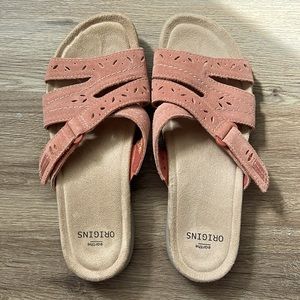 Earth Origin sandal, size 8